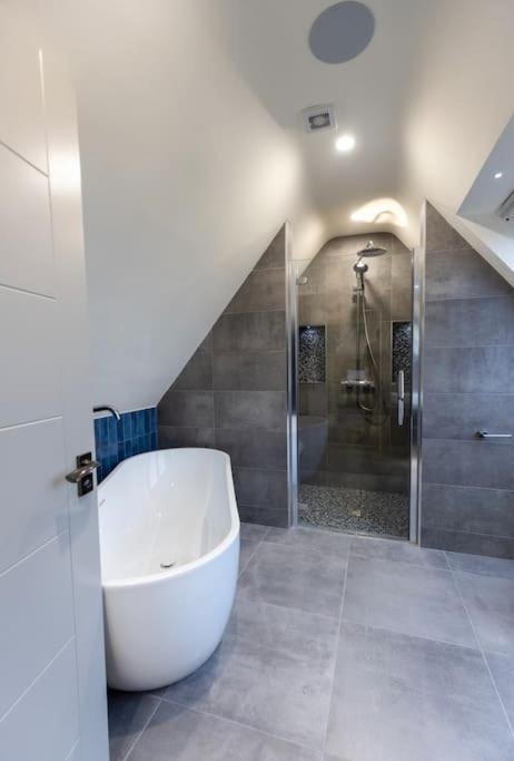 Luxury Town Centre Apartment Cookstown Exteriör bild